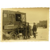 Wehrmachtin Ford-kuorma-auto huoltoyksiköstä